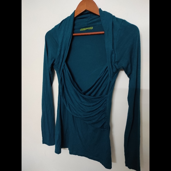 Teal Long Sleeve Top (INTERNATIONAL) 💙 - Picture 4 of 8